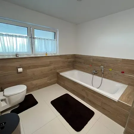Zu Vermieten Apartment *