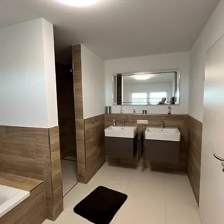 Zu Vermieten Apartment *